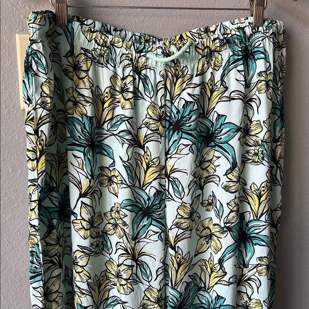 Beach Riot Tropical Pants - Picture 4 of 8